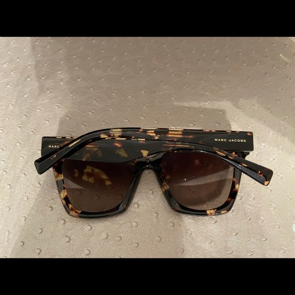 Marc Jacobs Sunglasses - Picture 2 of 7